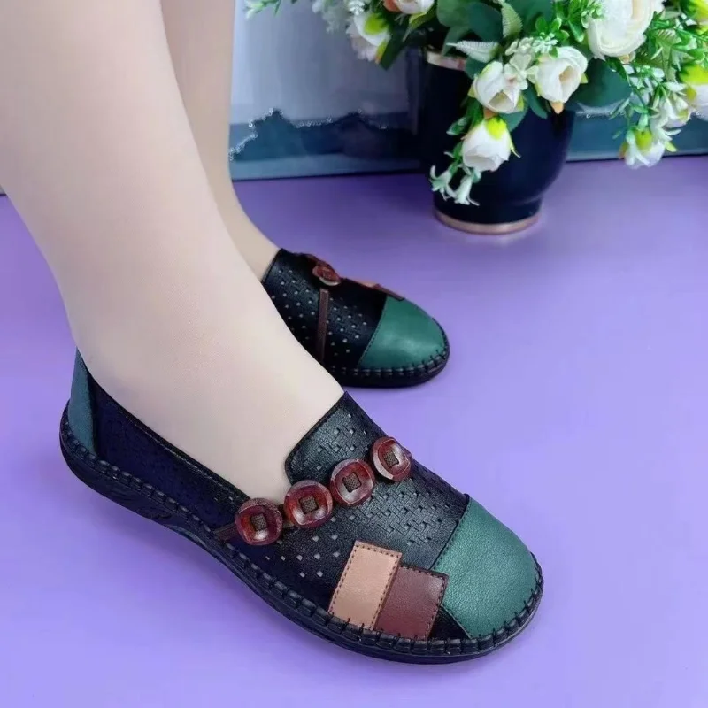 Новинка 2023 года, Летняя осенняя женская обувь среднего возраста, Удобные кожаные лоферы на плоской подошве для бабушек